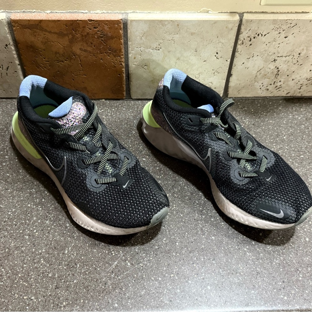 Nike renew running shoes women 6.5